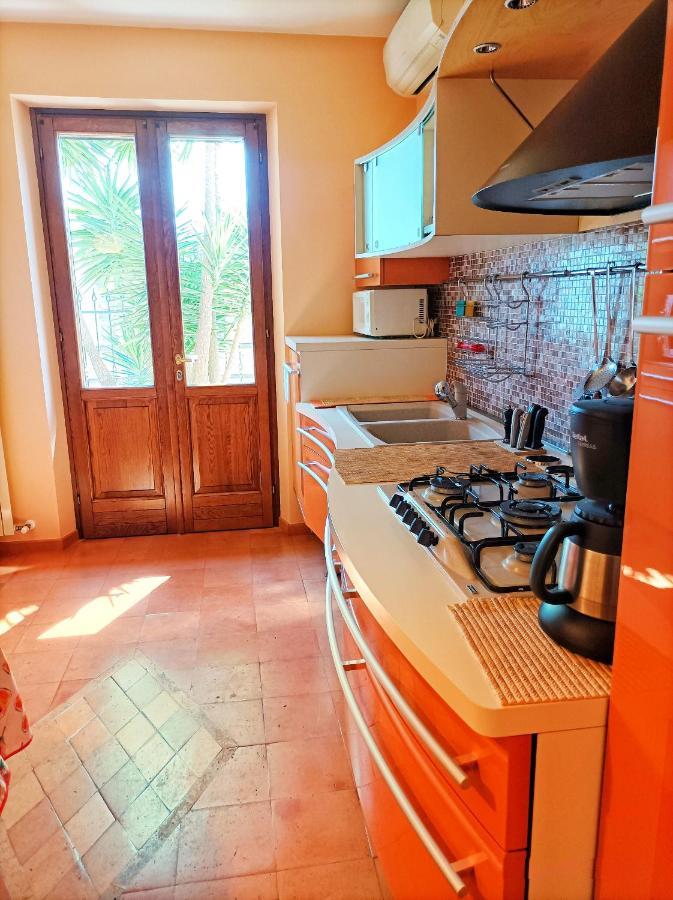 Villa Fior Di Loto 利莫内-苏尔加达 外观 照片